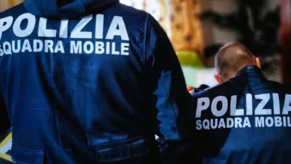 Un român a fost arestat în Italia după ce ar fi clonat carduri de carburant folosite de Poliție. Sursă foto: Poliția de Stat italiană