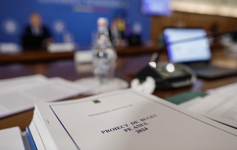 INTERVIU. Cele patru vulnerabilități ale bugetului pe 2024, în viziunea lui Theodor Stolojan: „Este foarte încordat”