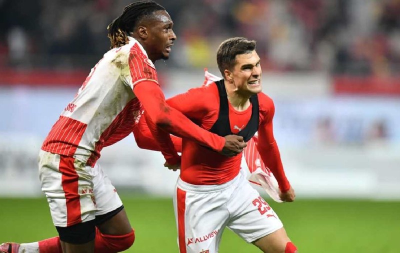 „Câinii” mușcă pe final! Dinamo învinge CFR Cluj cu 2-1 după o revenire spectaculoasă