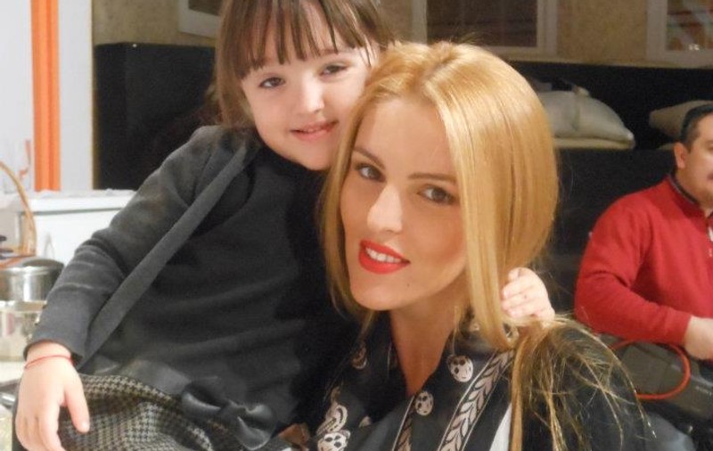 Denisa Nechifor, răsfăţată cu micul dejun la pat! Vezi cine i-a făcut surpriza 