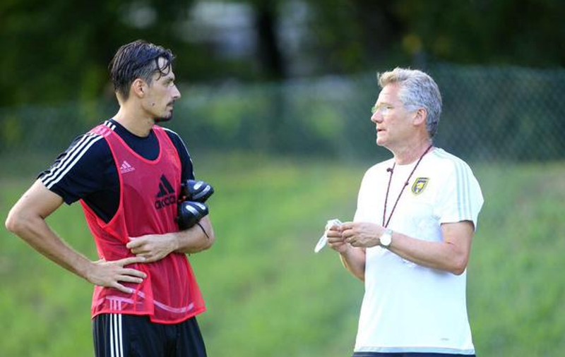 Szukala şi-a reziliat contractul cu Al Ittihad, iar Steaua se luptă cu Litex pentru semnătura fundaşului polonez