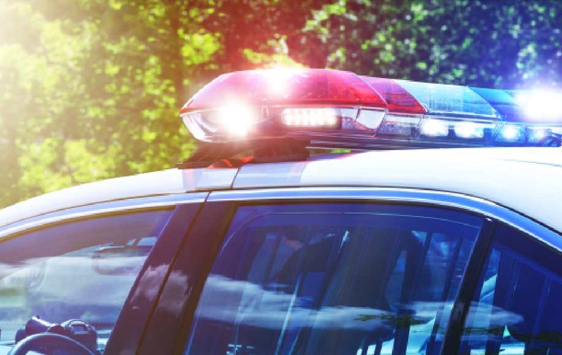 Un bărbat şi iubita lui, amendaţi fiecare cu 3.000 de lei de către poliţiştii din Constanța pentru amenințări cu toporișca