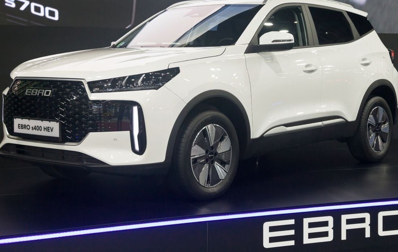 Chinezii de la Chery produc în Spania concurentul pentru Dacia Duster. Ebro costă mai puțin decât SUV-ul companiei românești