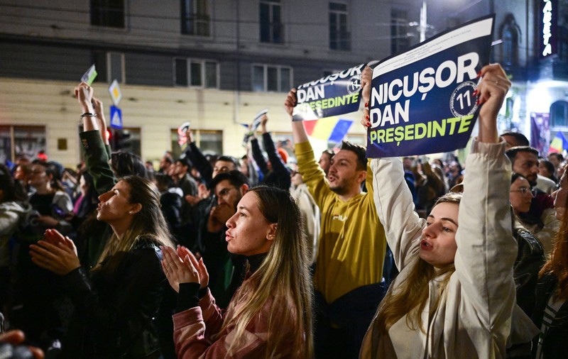 Tinerele până în 29 de ani au votat masiv pentru Nicușor Dan pe 18 mai, la fel ca și senioarele peste 65 de ani. Profilul complet al alegătorilor STUDIU