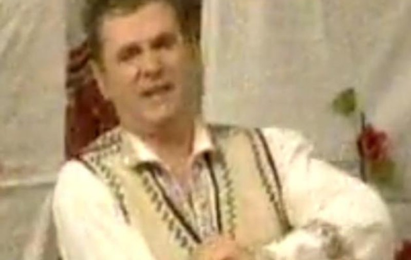 Cântăreţ de muzică populară, trimis în judecată pentru o ţeapă de 100.000 de lei! A furat de la mai multe persoane!