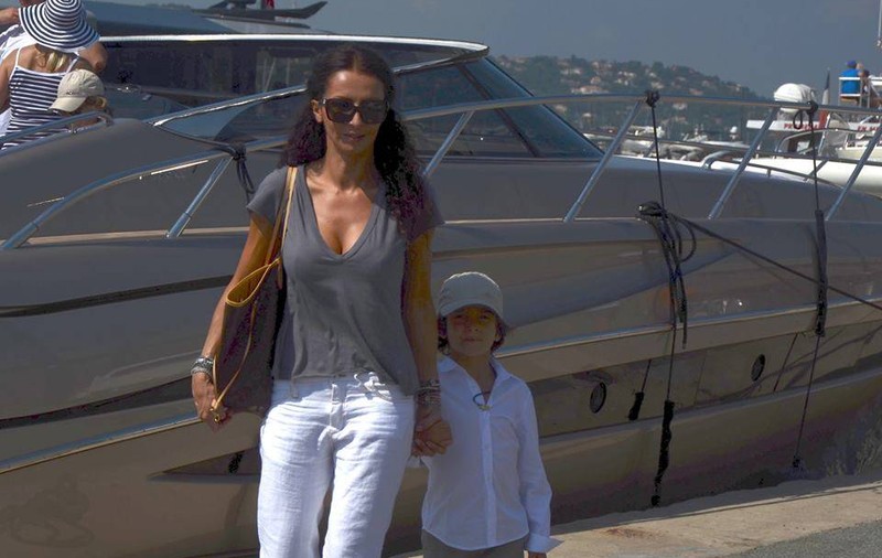 Mihaela Rădulescu, MAMA PERFECTĂ. Uite cum îşi DISTREAZĂ şi EDUCĂ vedeta băiatul | VIDEO