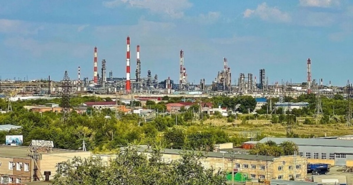 Rafinăria din Orsk Captură X @Ukrinform_News