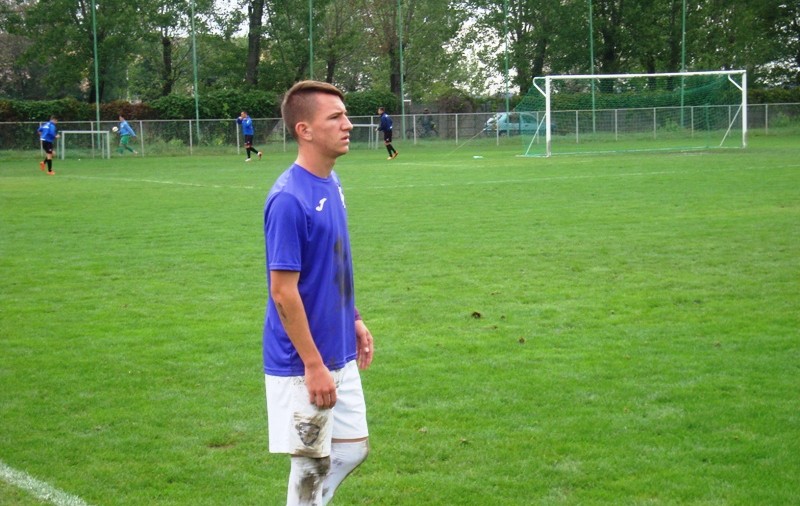 Poli Timișoara, dată în judecată de un fotbalist de mare perspectivă. Un alt fotbalist bun, spre Rapid!