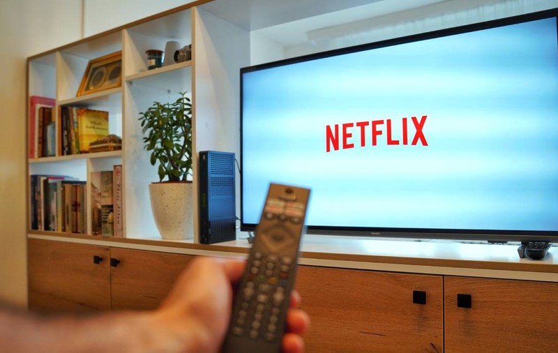 Un nou serial Netflix face furori și detronează Black Mirror: „Fantastic și extrem de captivant” I VIDEO
