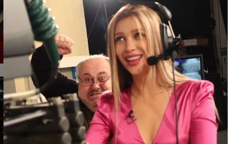 Lora nu mai e blondă. Schimbarea care a uimit pe toată lumea