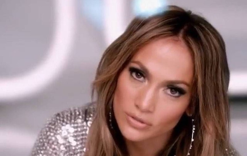 E copia fidelă a lui Jennifer Lopez. Nu-ți dai seama care este cea reală | FOTO