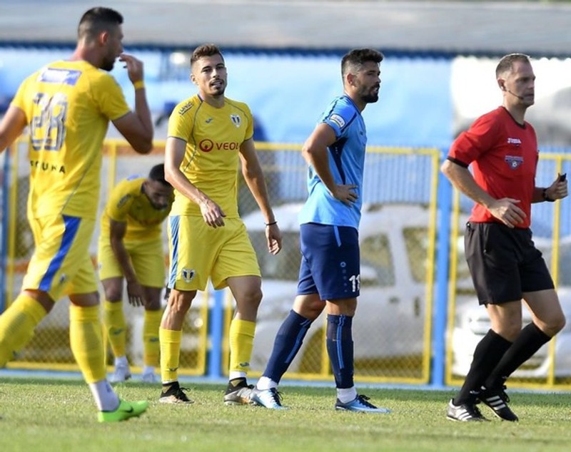 Mirel Rădoi a urmărit din tribune duelul fraților Herea, la meciul Metaloglobus - Petrolul 1-0 / GALERIE FOTO