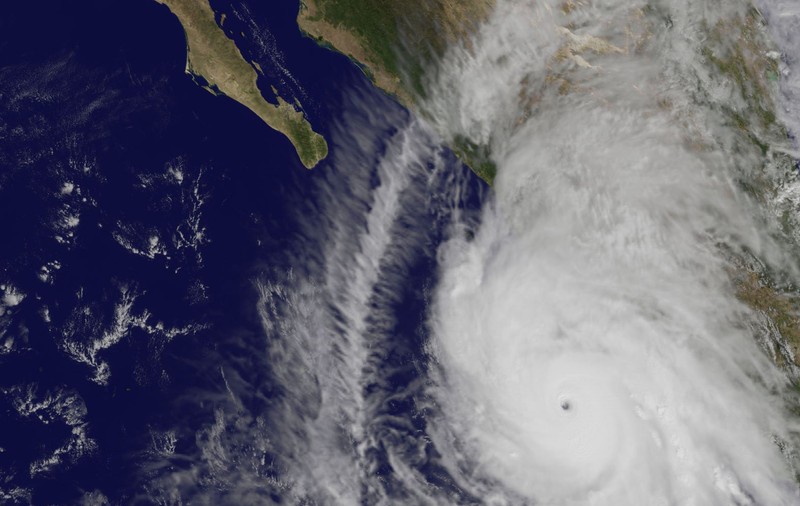 Agenţia meteorologică NOAA, reacție după ce Trump a sugerat folosirea bombelor nucleare pentru a opri uraganele