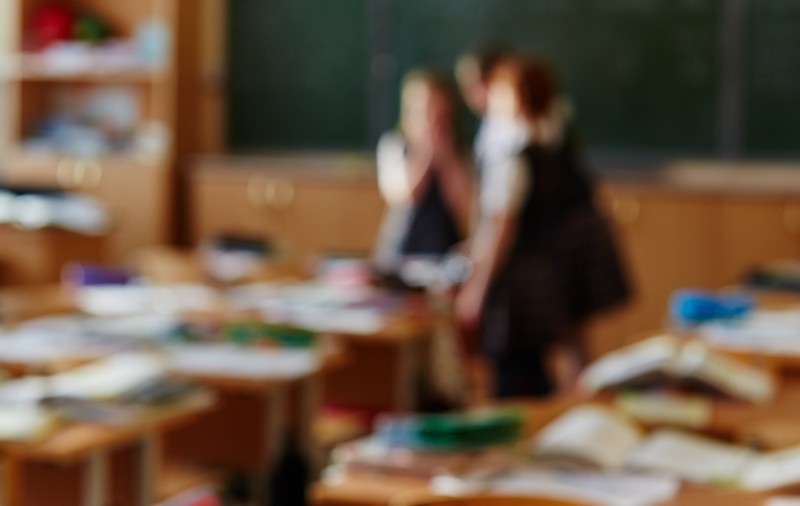 Fosta directoare a unei şcoli din Ialomiţa, acuzată că a furat 20.000 de lei din bursele elevilor