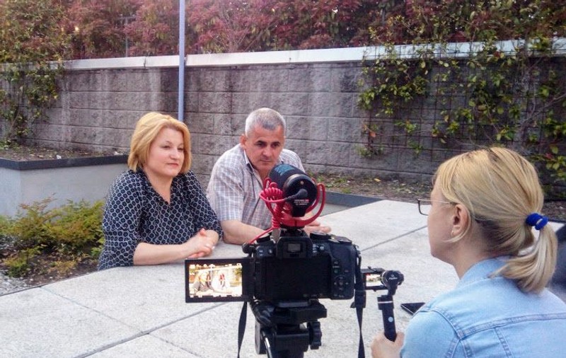 VIDEO/Un capitol fericit al poveștii fără sfârșit. Mărturia emoționantă a unui tată singur: „Cel mai dureros lucru a fost când copilul alerga și căuta mama. Și mama nu era…”