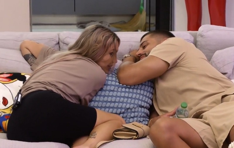Ella Vișan și ispita Teo de la Insula Iubirii 2025 au flirtat o noapte întreagă: „Nu au fost scântei, au fost artificii”. Ce nu i-ar ierta iubitul Andrei Lemnaru