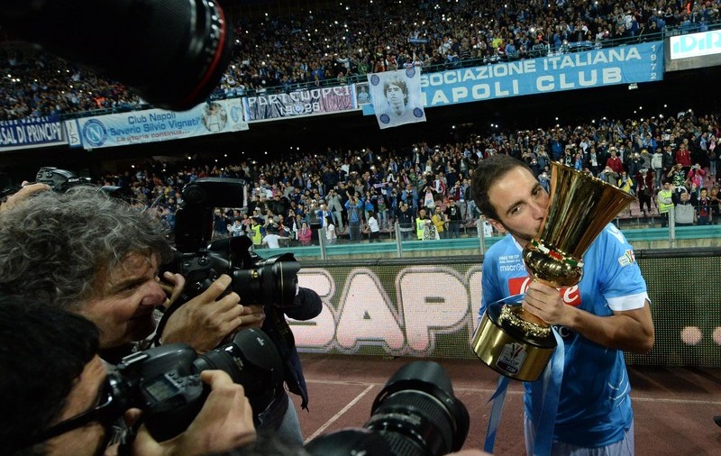 Napoli a anunţat suma pentru care îl lasă pe Higuain la Barcelona