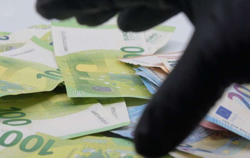 Dosar cu prejudiciu de 100 de milioane de euro, trimis la rejudecare, după 10 ani. Cine este Theodor Berna, denunțătorul lui Vâlcov și Ghiță