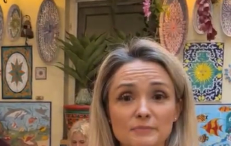 Amalia Bellantoni, femeia care a sesizat CCR și a împiedicat-o pe Diana Șoșoacă să candideze la prezidențiale, a sărbătorit cu șampanie | VIDEO