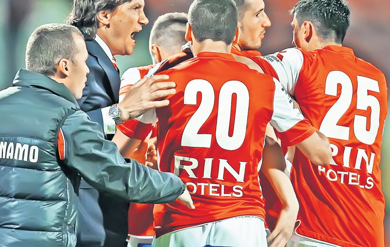 Dario Bonetti, antrenorul liderului Dinamo, are un singur rival în lupta pentru titlu: "Mă tem doarde echipa mea" | EXCLUSIV