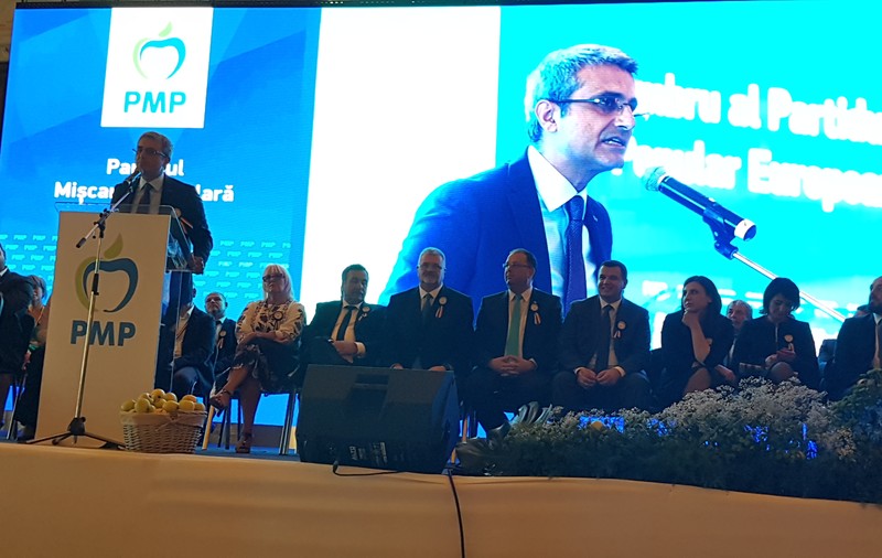 Schimb de replici dur între Turcescu și Băsescu, la Congresul PMP: ”M-aş fi aşteptat să rămâneţi la cârmă”/ ”Un căpitan are și el o licență care expiră” (VIDEO)