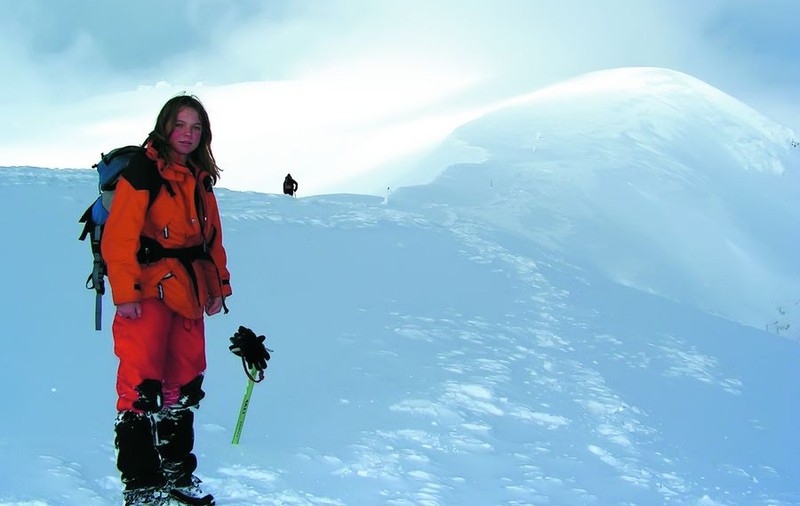 Şcolăriţă în Himalaya