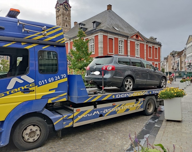 „De unde pot comanda plăcuțe de înmatriculare românești?” O primăriță din Belgia ridică mașinile cu numere de România, fără să mai amendeze șoferii