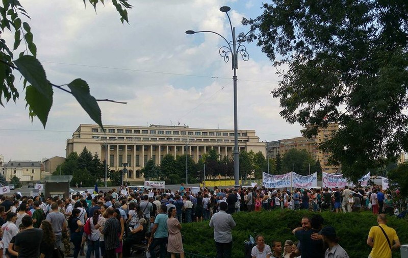 FOTO/ Protest la Guvern față de proiectul Legii vaccinării