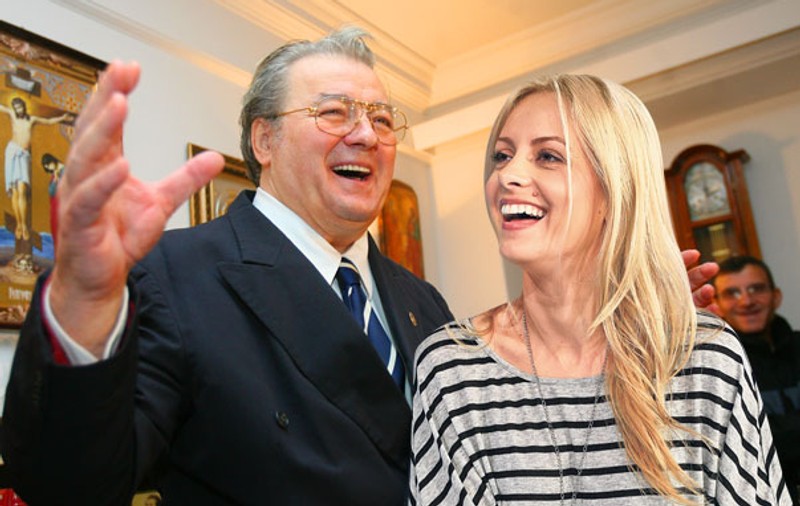C.V. Tudor către Simona Gherghe: "Îmi vine să TE MUŞC din când în când"