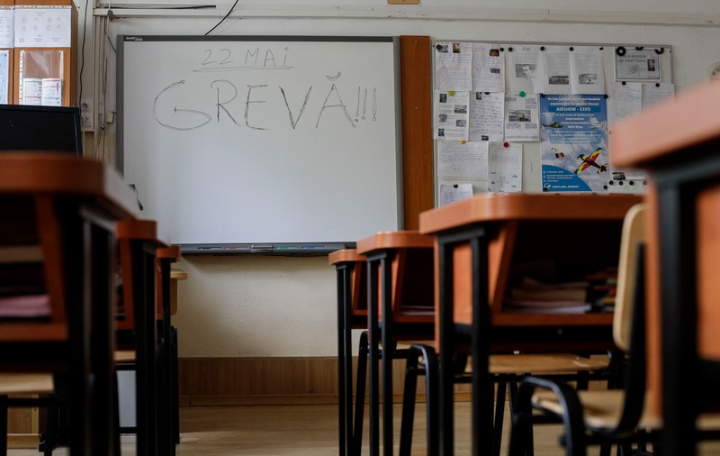 2.500 de directori de școli și grădinițe amenință cu demisia din cauza salariilor, în prag de an școlar