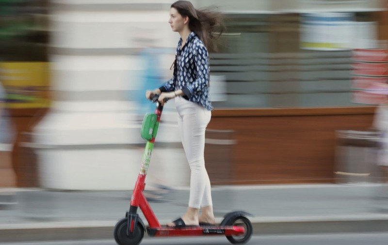 Asigurarea RCA devine obligatorie pentru trotinete și biciclete electrice: legea merge la promulgare