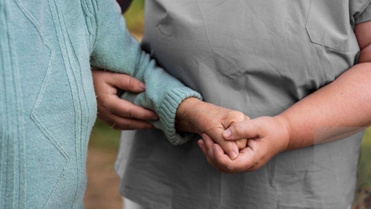 O româncă din Italia riscă închisoarea după ce bătrâna de care avea grijă a fost găsită moartă la 10 luni de la dispariție. Sursă foto: Profimedia.