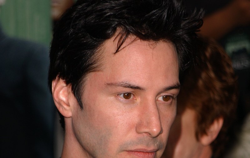 Viața neștiută a lui Keanu Reeves. Actorul care a trăit adevărate DRAME, merge cu metroul, stă într-un apartament și face surprize oamenilor săraci | FOTO