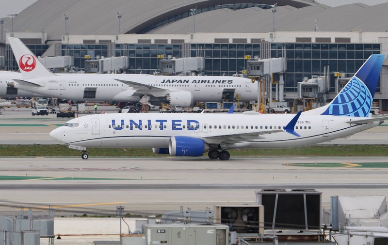 Un avion Boeing 737 MAX, cu 166 de oameni la bord, a ieșit de pe pista aeroportului din Houston | VIDEO