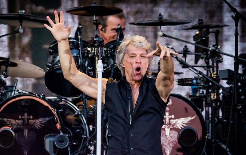 Jon Bon Jovi le-a cerut scuze celor 40.000 de fani din Piața Constituției: „Îmi pare rău că nu am fost chiar pe ritm”
