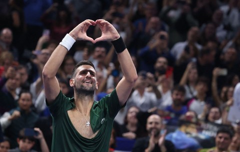 Novak Djokovic s-a mutat din Serbia, din cauza lui Aleksandar Vucic și a primit viza de aur