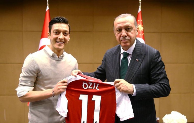 Mesut Ozil explică semnificația fotografiei cu Erdogan și anunță că se retrage din naționala Germaniei!
