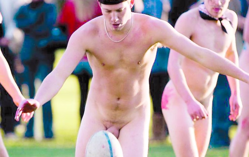 Rugby în pielea goală