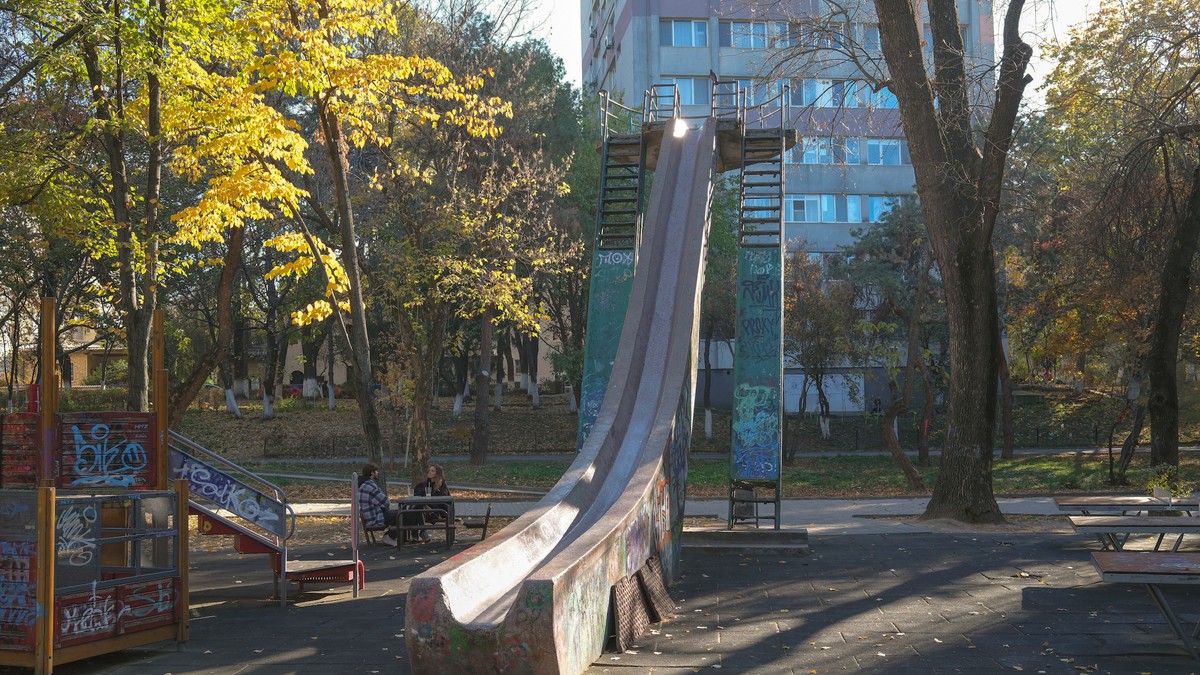 Tobogan parcul Floreasca București. FOTO: Vlad Chirea