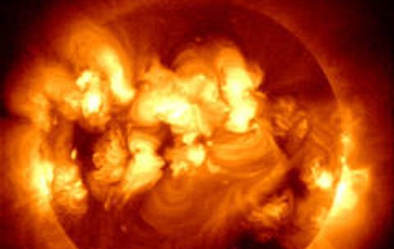 În weekend, aşteptăm cea mai puternică erupţie solară