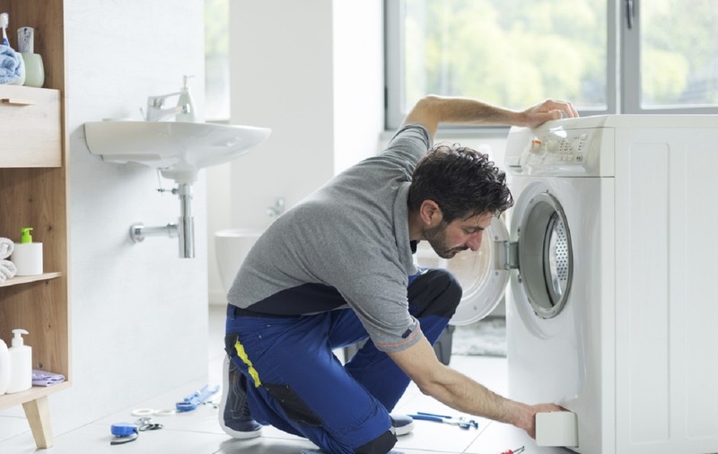 Trucuri simple care prelungesc viața mașinii de spălat rufe