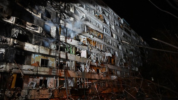 Kiev. Bloc de locuințe distrus de ruși - imagine cu caracter ilustrativ Sursa foto: Profimedia
