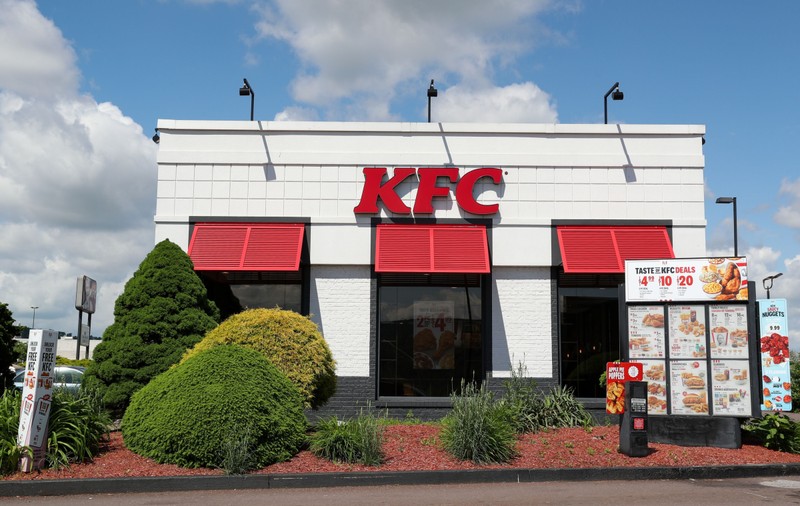KFC a lansat pasta de dinți cu aromă de pui prăjit. Cât costă produsul care îți lasă gura „curată și proaspătă”
