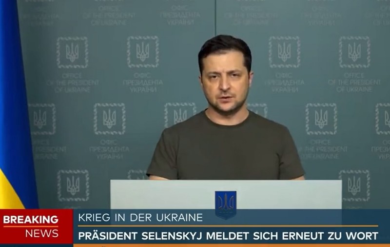 VIDEO | O traducătoare izbucnește în plâns în timp ce redă în germană discursul lui Zelenski