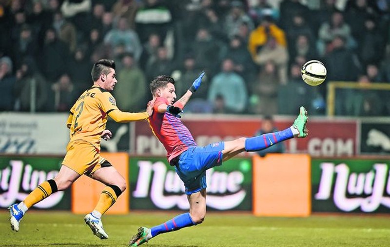 Mitraliat de Mihai Stoica, care l-a făcut «neterminatul ăla» după meciul cu FC Braşov, Ionuţ Negoiţă, oficialul dinamovist, contraatacă: «MM vine de la behăit de oaie!»