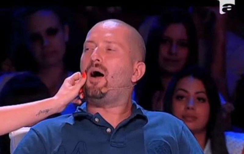 MOMENTUL care face TOŢI BANII! Vezi care a fost REACŢIA lui CHELOO, CÂND A VĂZUT o CONCURENTĂ BUNĂ RĂU, la X FACTOR!