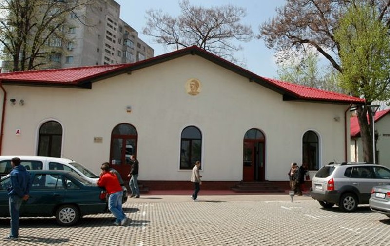Şedinţe de balneoterapie, cursuri de limbi străine, toate fără să plăteşti nimic. Vezi unde s-a deschis cel mai mare centru multifuncţional din ţară cu acces gratuit