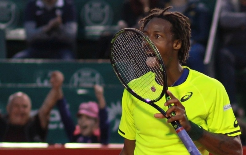 Gael Monfils se resimte după ce a jucat într-un picior la București