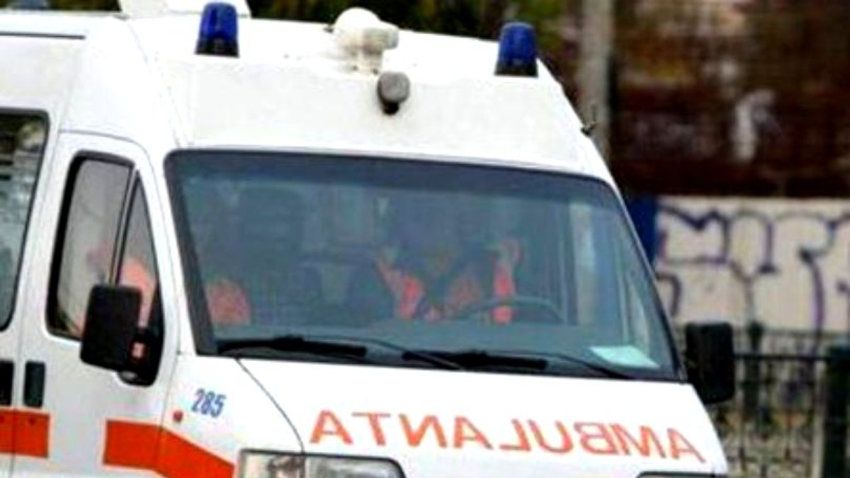 Incident la un ștrand din Arad: un tânăr a leșinat după dce s-a ciocnit cu altul pe tobogan