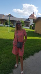 Ori de câte ori are ocazia, asistenta medicală Livia Zymny vine în România. Aici, la cea mai recentă vizită, la Mănăstirea Cernica
